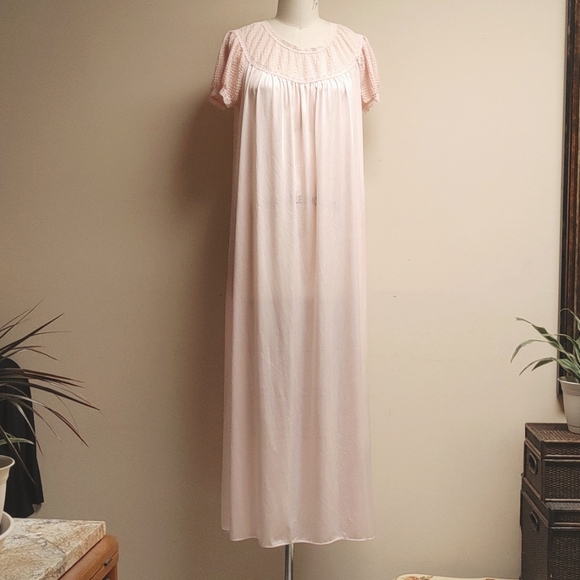 Vintage Vanity Fair Light Pink Long Nightgown Size S - Picture 2 of 12